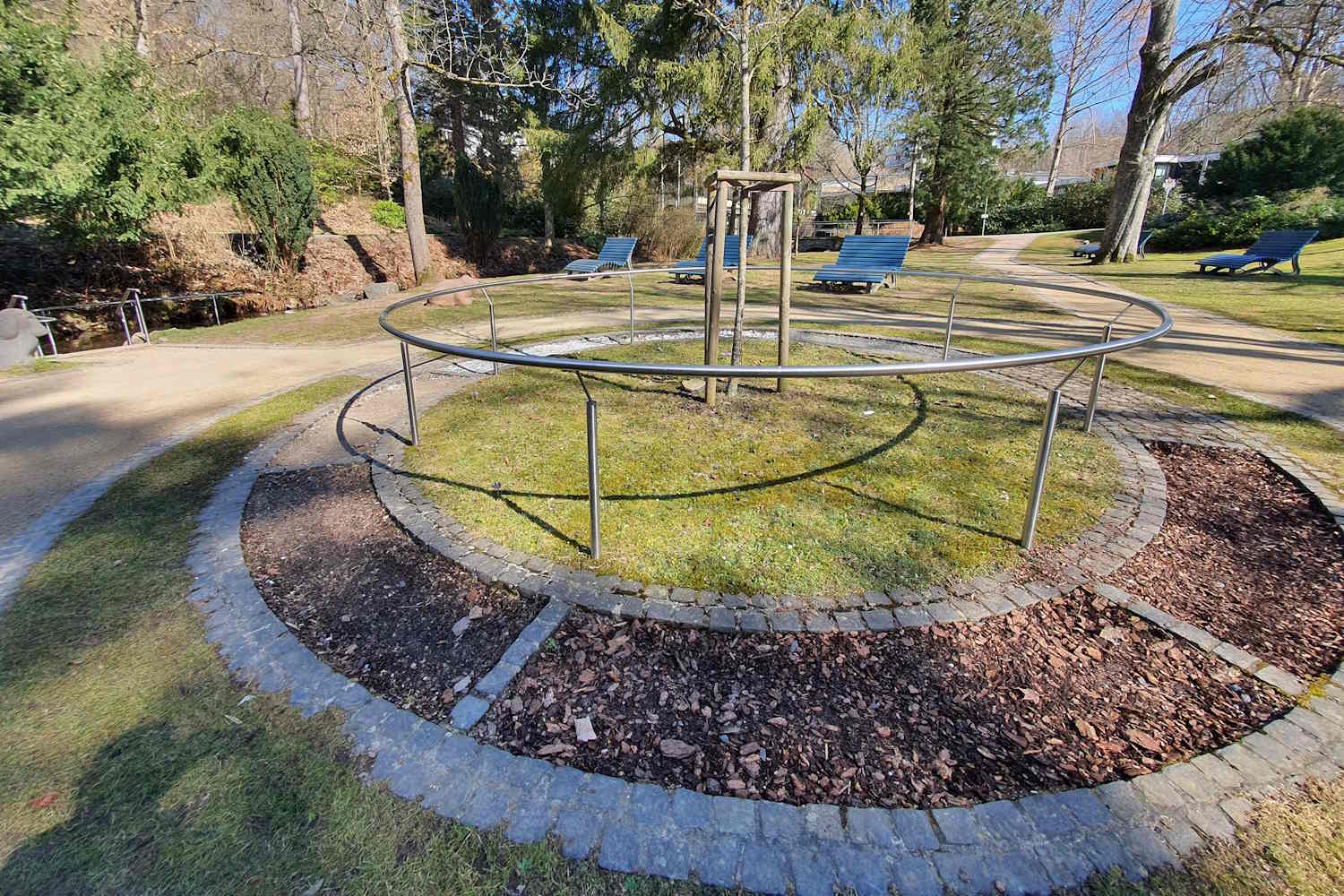 Barfußpfad und Relaxbänke im Vitalpark Bad Sachsa