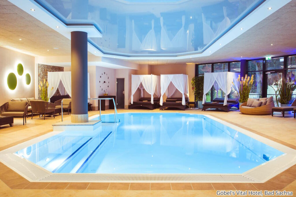 Pool in Wellnessbereich