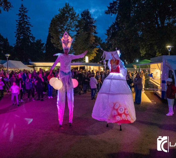 Stelzenläufer auf dem Lichterfest in Bad Sachsa